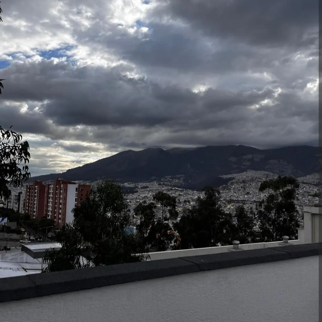 Departamento Ponceano Alto, Atras Del Supermaxi De La Real Audiencia Quito Ecuador